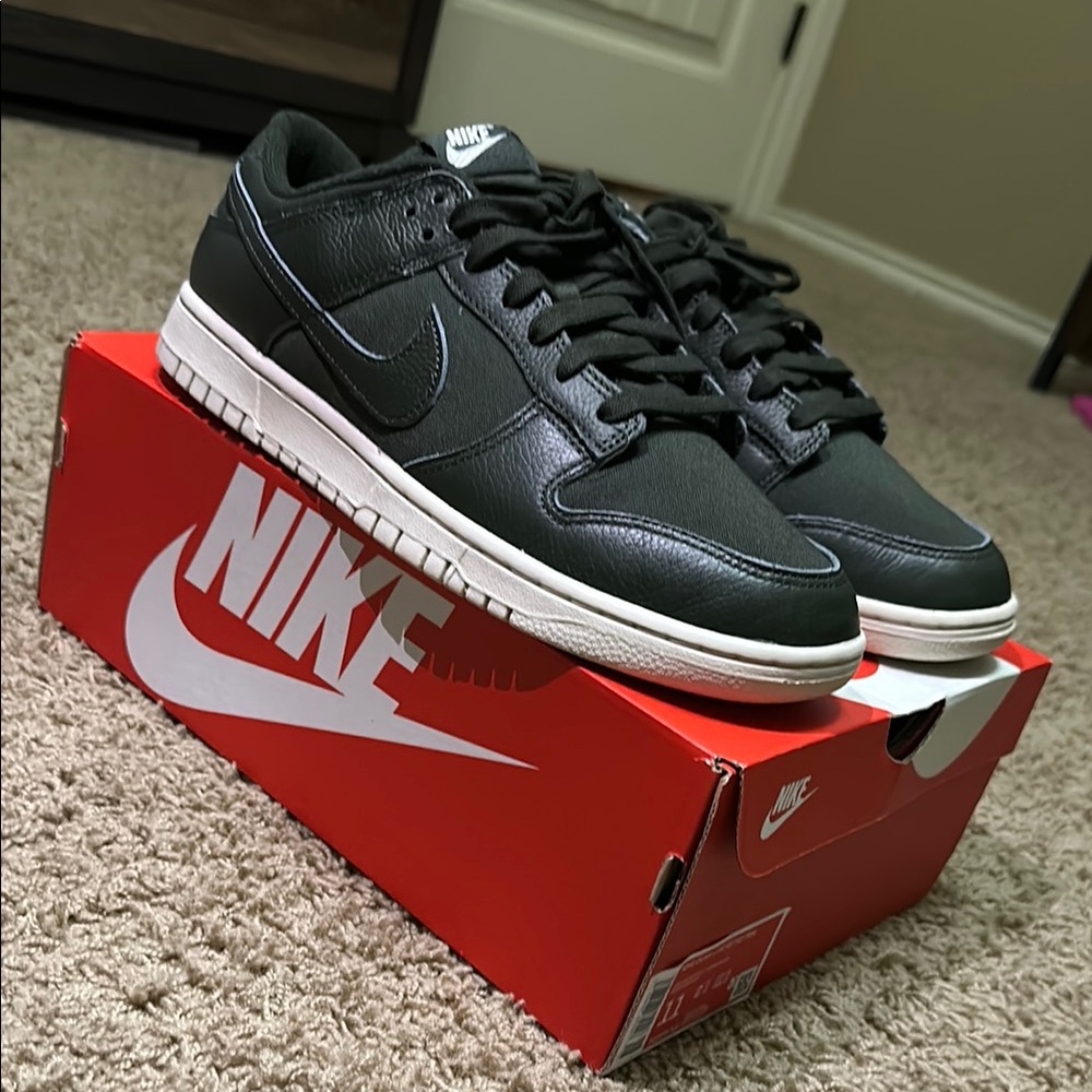 Nike dunk low Men's green and White Sneakers
